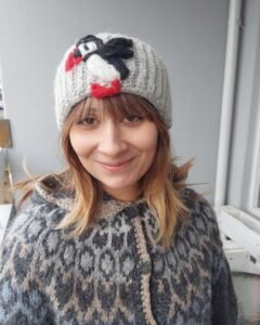 Grey wool headband with puffin